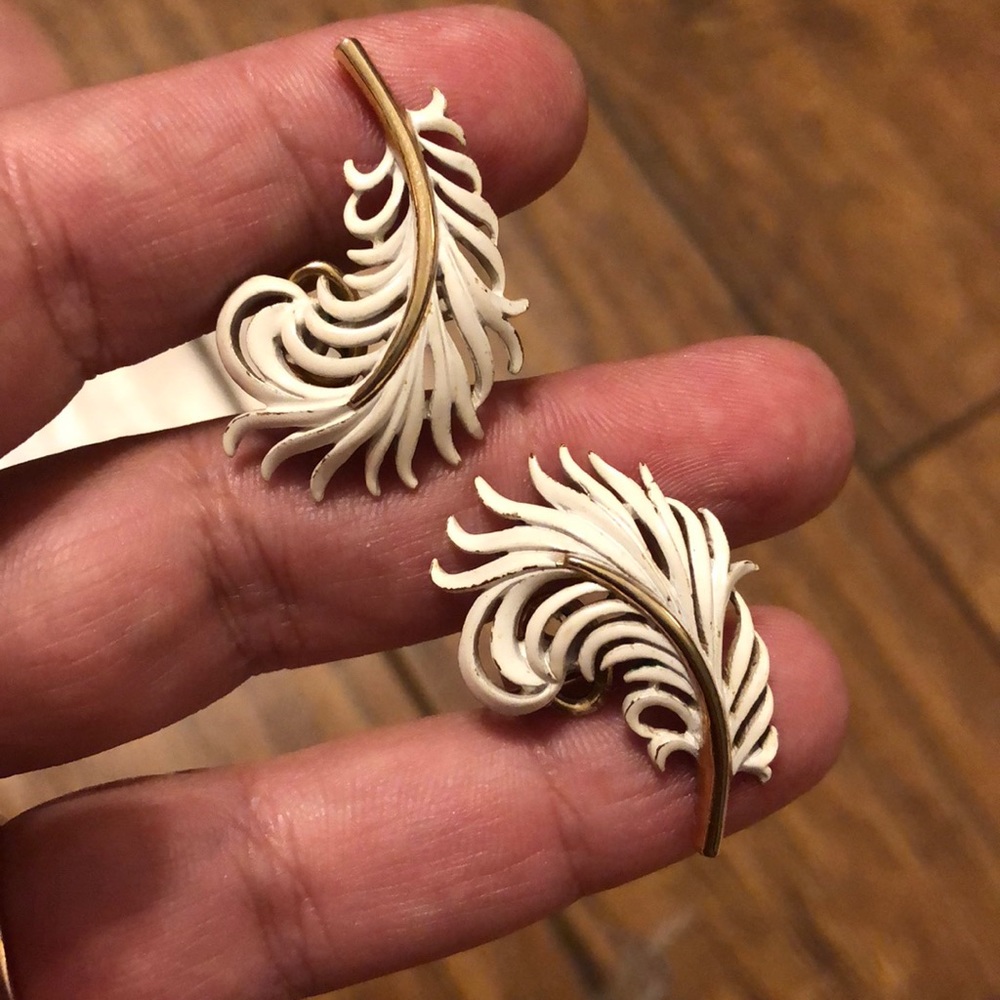 RARE Trifari leafs